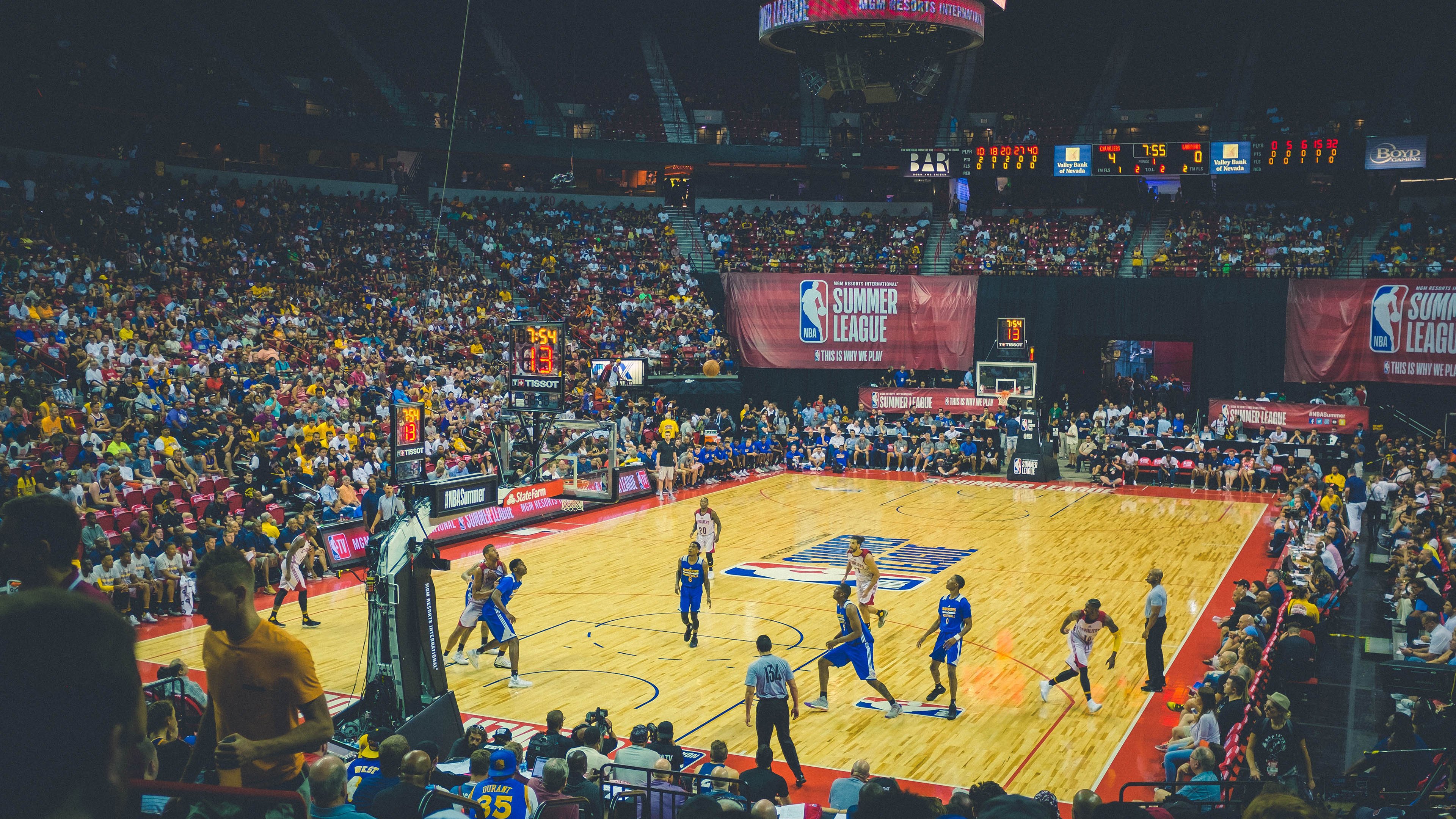 湖人推出纪录片回顾队史五十年经典时刻,19-20赛季湖人纪录片